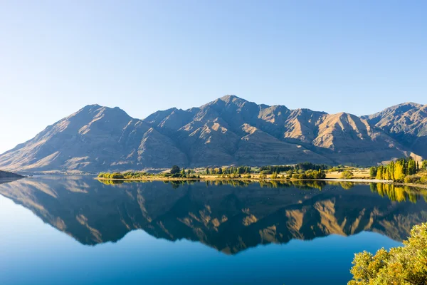 Alpes e lago da Nova Zelândia — Fotografia de Stock