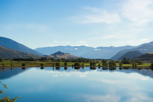 Nieuw-Zeelandse Alpen en meer — Stockfoto