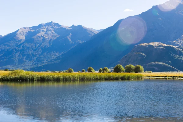 Nový Zéland Alpy a jezero — Stock fotografie