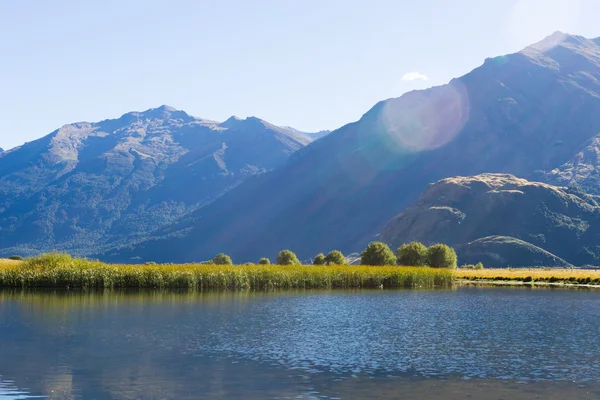 Nieuw-Zeelandse Alpen en meer — Stockfoto