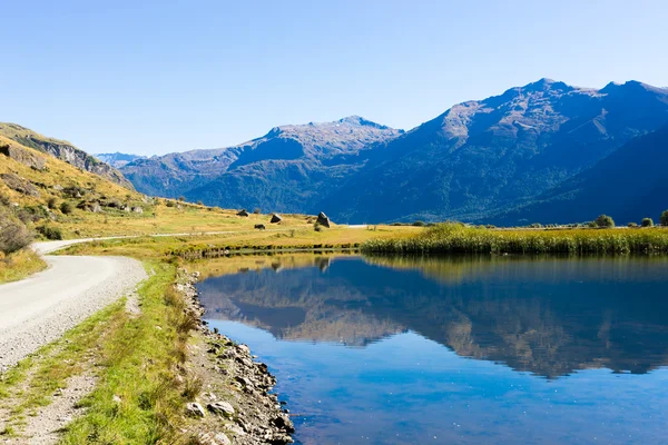 Yeni Zelanda Alpler ve göl — Stok fotoğraf