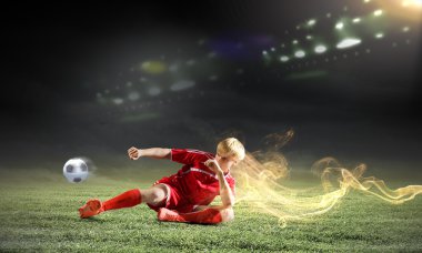 Slayt mücadele yaparken futbolcu