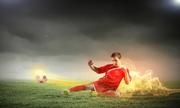 Voetbal speler op stadion — Stockfoto