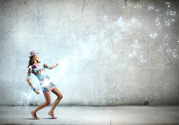 Dansende vrouw — Stockfoto