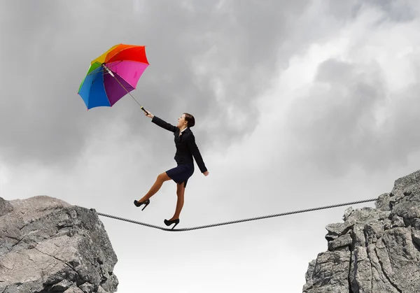 Femme avec parapluie — Photo