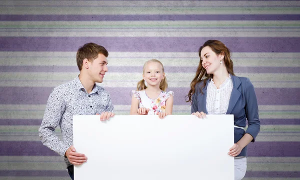 Famiglia giovane — Foto Stock