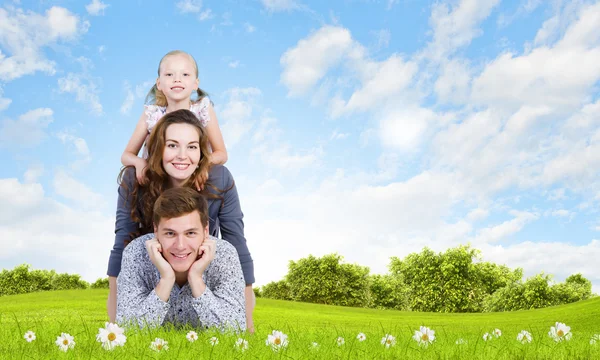 Ung familj — Stockfoto