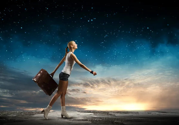 Beautiful traveller girl — Stock Photo, Image