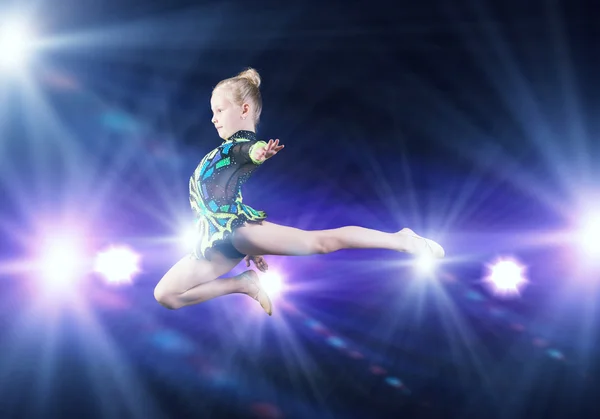 Gymnast meisje — Stockfoto