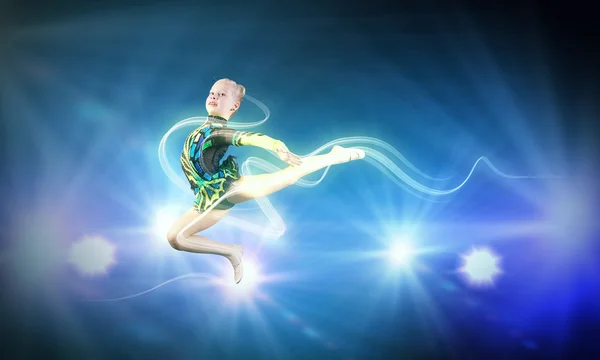 Гімнастка дівчинка — стокове фото
