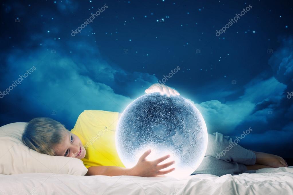 Dream moon. мечтать ночью. луна арт. Dreaming moon. луна фэнтези.