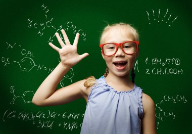 Akıllı kız öğrenci