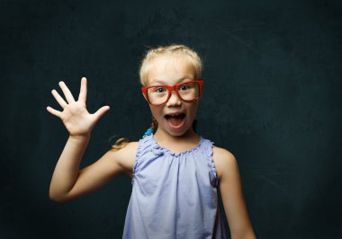 Akıllı kız öğrenci