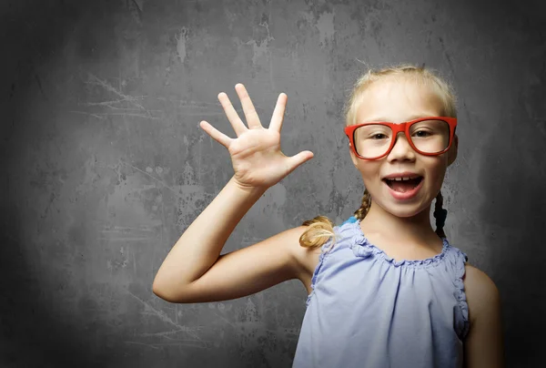 Slimme schoolmeisje — Stockfoto