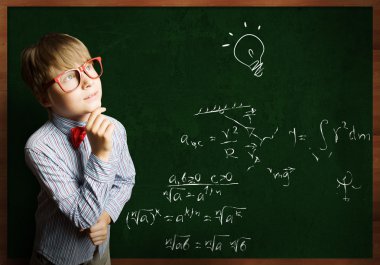 Akıllı okul çocuğu