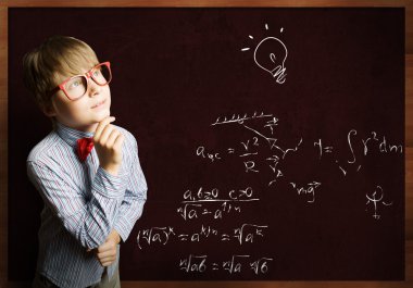 Akıllı okul çocuğu