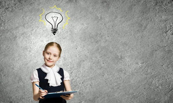 Menina bonito da idade escolar — Fotografia de Stock