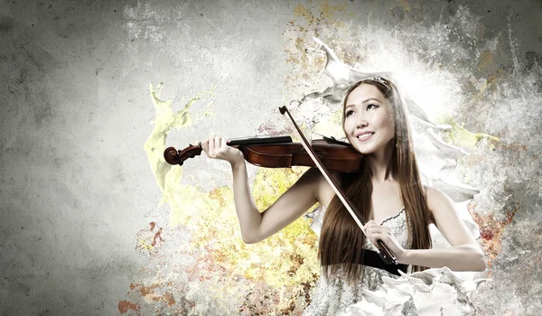 Woman violinist — Stock Photo, Image