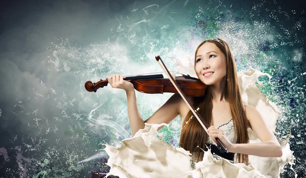 Woman violinist — Stock Photo, Image