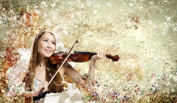 Woman violinist — Stock Photo, Image