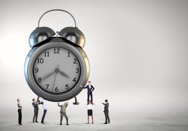 Saat ve çevresinde pek çok iş adamları