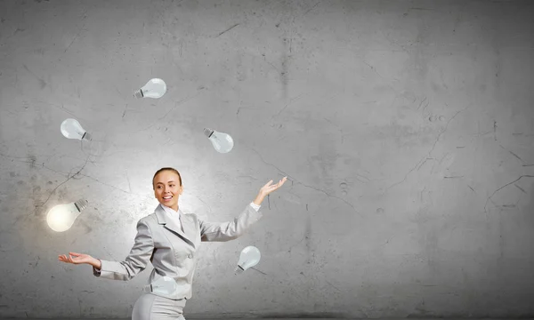 Woman juggler — Stock Photo, Image