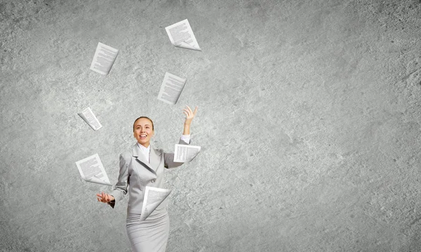 Woman juggler — Stock Photo, Image