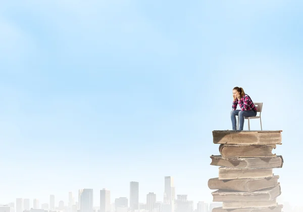 Thoughtful girl — Stock Photo, Image