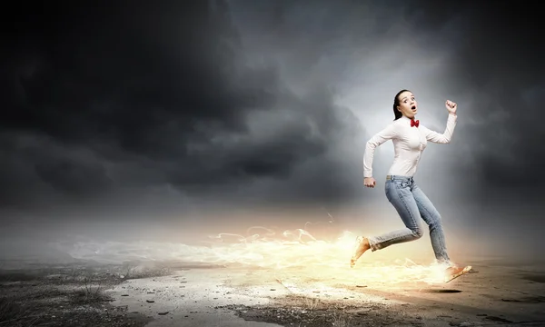 Rennende vrouw — Stockfoto