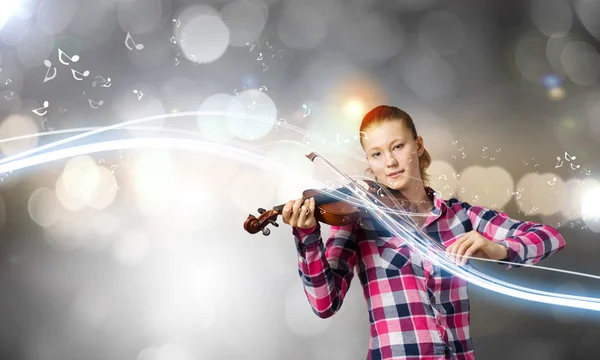 Menina com violino — Fotografia de Stock