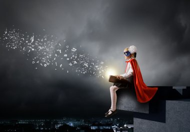 Kitap ile kartpostallar