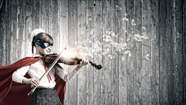 Superkid tocando el violín —  Fotos de Stock