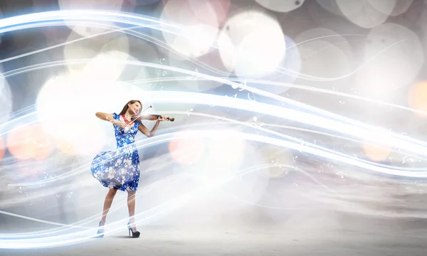 Woman violinist — Stock Photo, Image