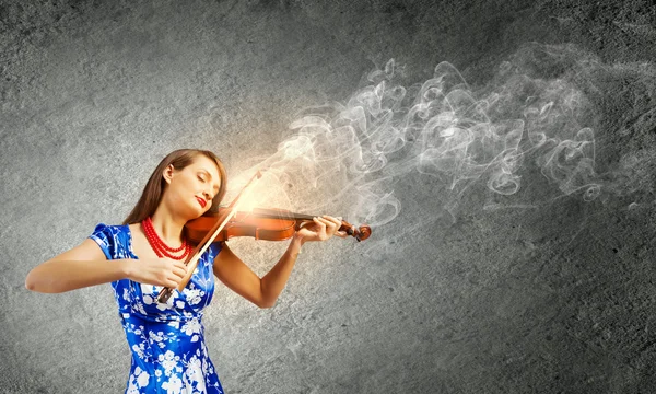 Жінка скрипаль — стокове фото