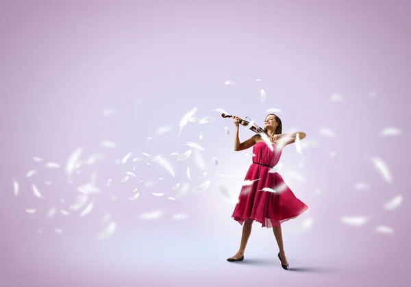 Kobieta z skrzypce — Zdjęcie stockowe
