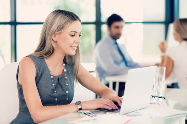 Hepimizin yapılması için bizim görevimiz vardır