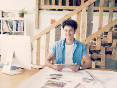 İş yerinde profesyonel tasarım