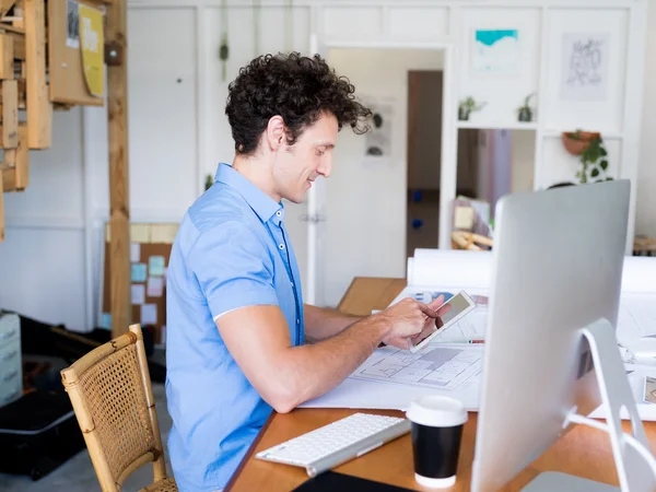 It is important to stay online — Stock Photo, Image