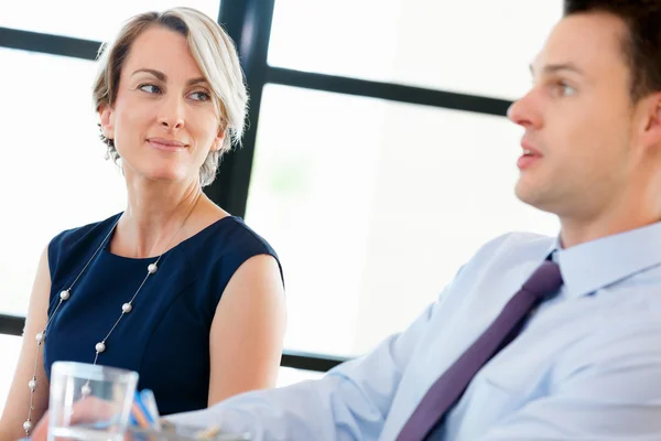 Listening to others is an essential skill — Stock Photo, Image