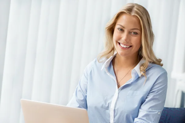 Professioneel en positief — Stockfoto