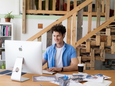 Onun yaratıcı iş konusunda ciddi