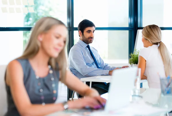 We hebben allemaal onze taak moet worden uitgevoerd — Stockfoto