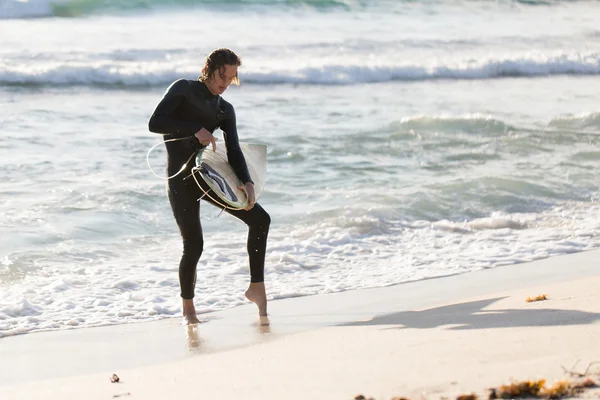 Surf mi fa sentire vivo — Foto Stock