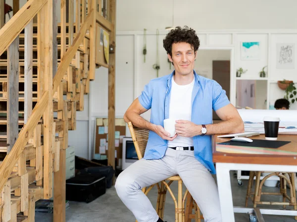 É ótimo sentir-se tanto em casa quando no trabalho — Fotografia de Stock