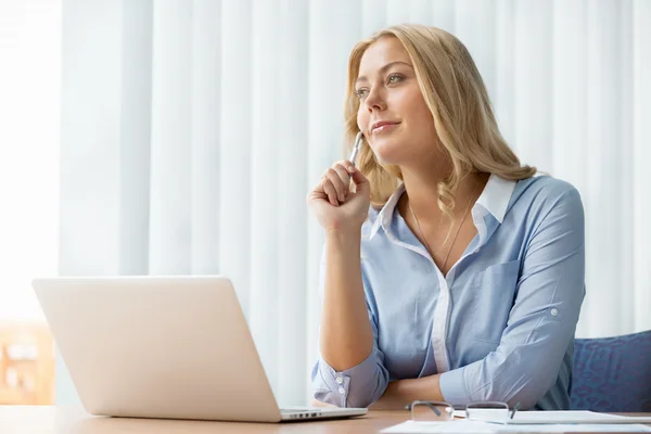 Designing her next big dream — Stock Photo, Image