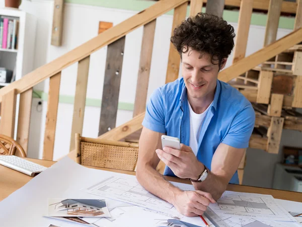 Necesidad de comprobar algunos detalles — Foto de Stock