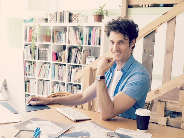 Onun yaratıcı iş konusunda ciddi