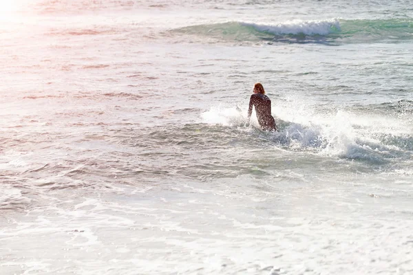 Surfing sprawia, że czuję żywy — Zdjęcie stockowe