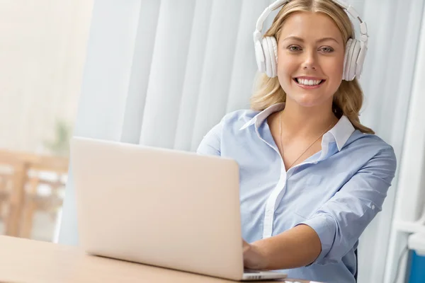 Arbeit könnte Freude bereiten — Stockfoto