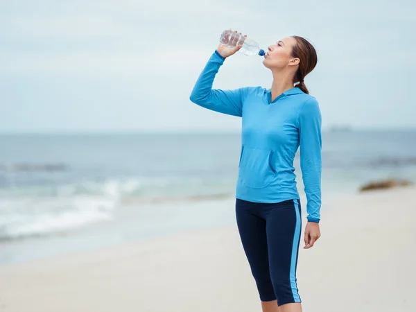 Kurze Pause, um Wasser zu holen — Stockfoto